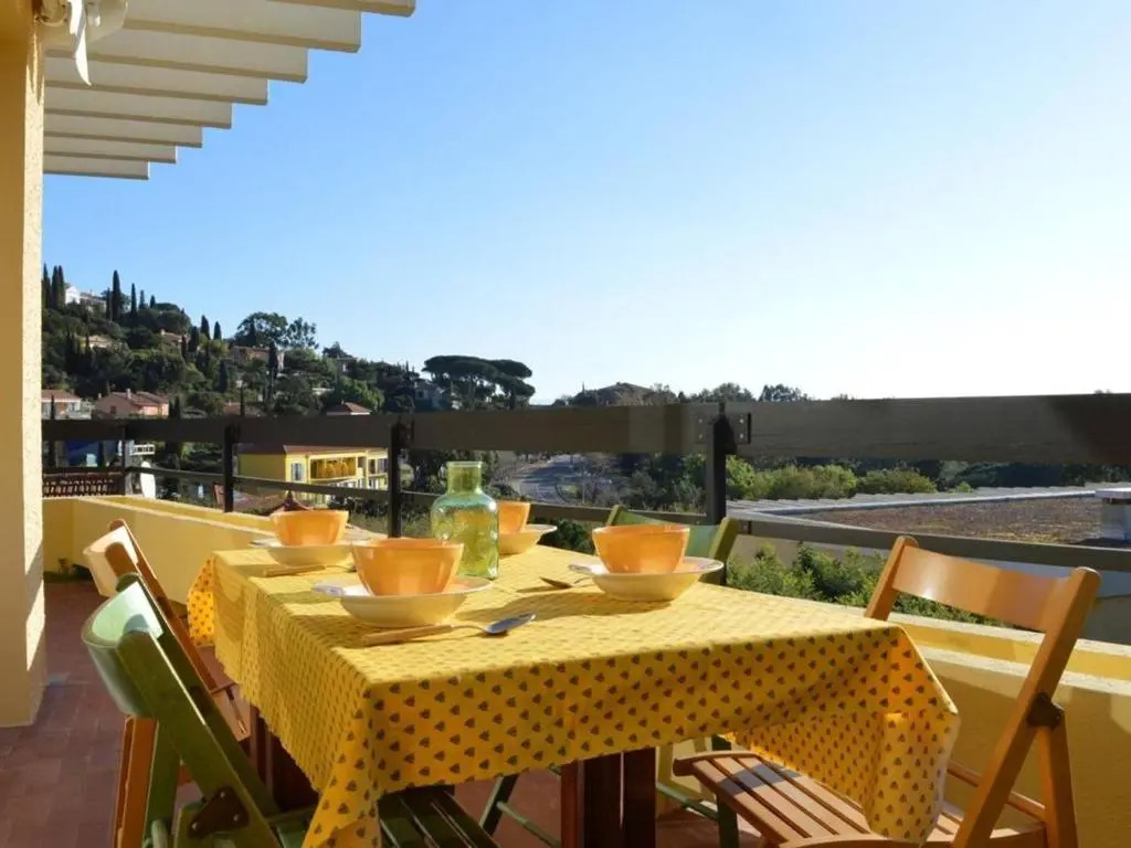 Appartement Le Lavandou, 2 pièces, 4 personnes - FR-1-251-174