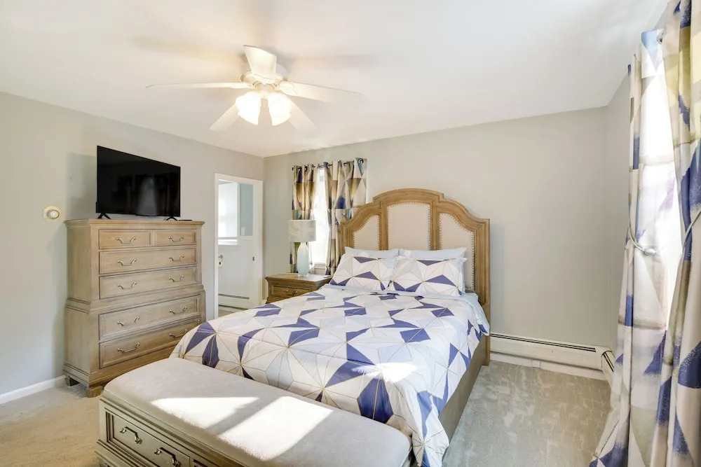 Great for Families: Waterville Retreat w/ Yard!