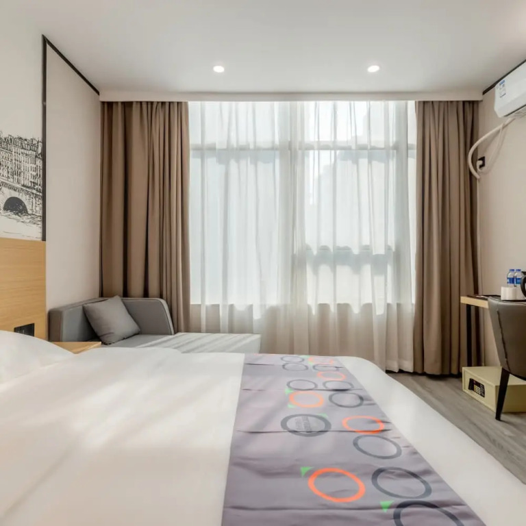Yimi Hotel Wuyang New Town