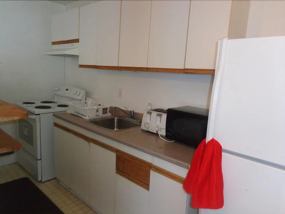 Adib Apartments - 2077 Walkley Rd