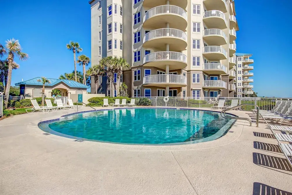 Luxurious Oceanfront Condo With Private Balcony, 2 Pools, and Beach Access
