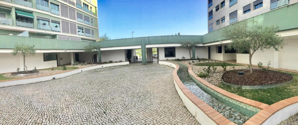 Apartment with Private Terrace & Car Garage