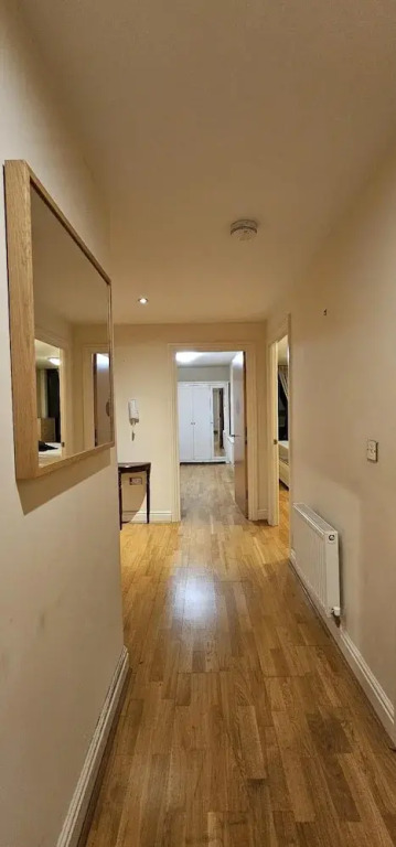 Modern & Lovely 2 Bed in London