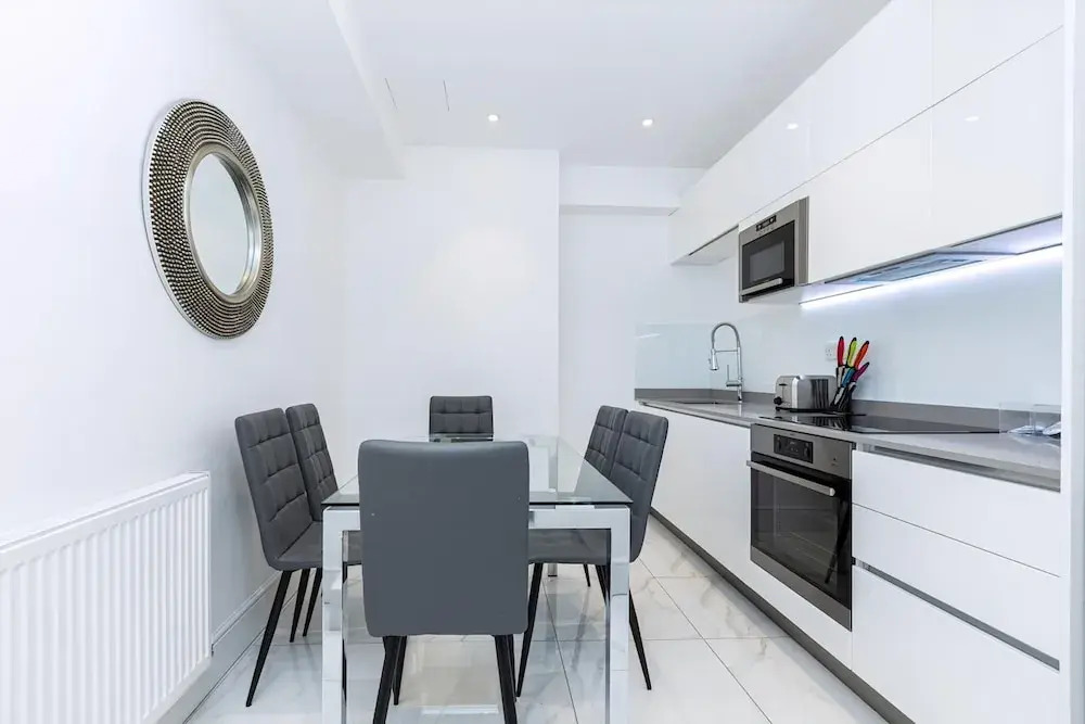 Elegant Three-bed Marylebone Flat Near Oxford Circus!