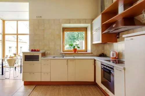 Cozy & Comfy Old Town Apartment With Balcony