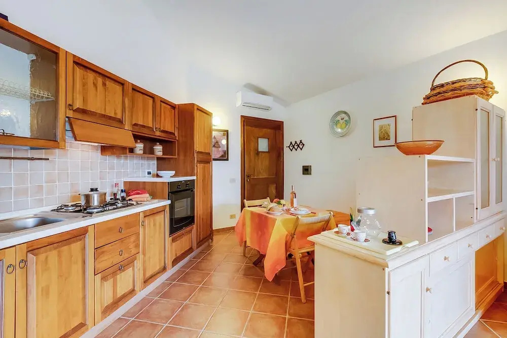 Il Borgo 16/12 600m From The Beach