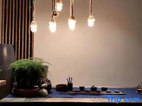 Wutong Banshan Hostel