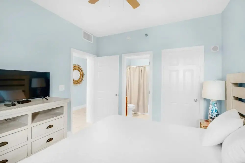 Laketown Wharf 838