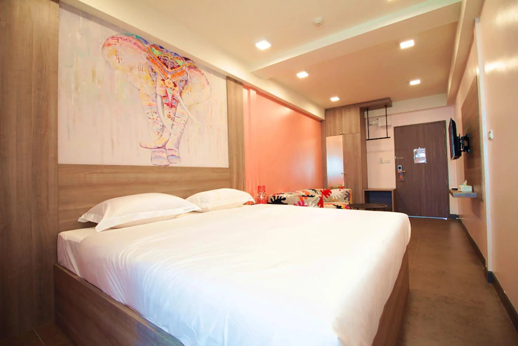 R 17 Living Hotel