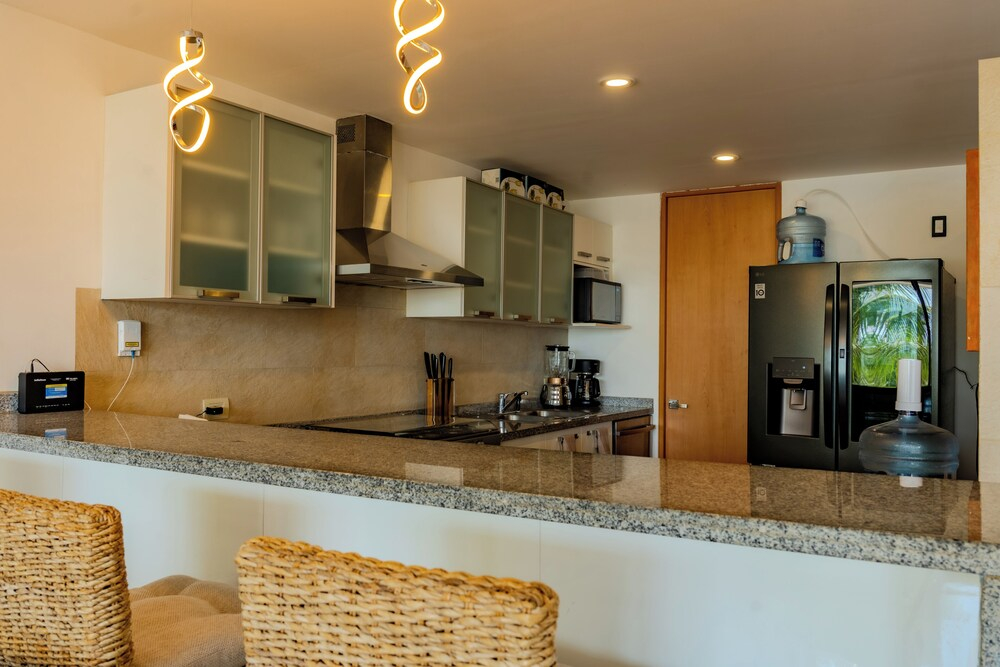 Luxury Condo with Private Beach 4BR