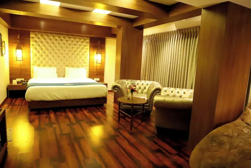 Hotel Reyansh Grand