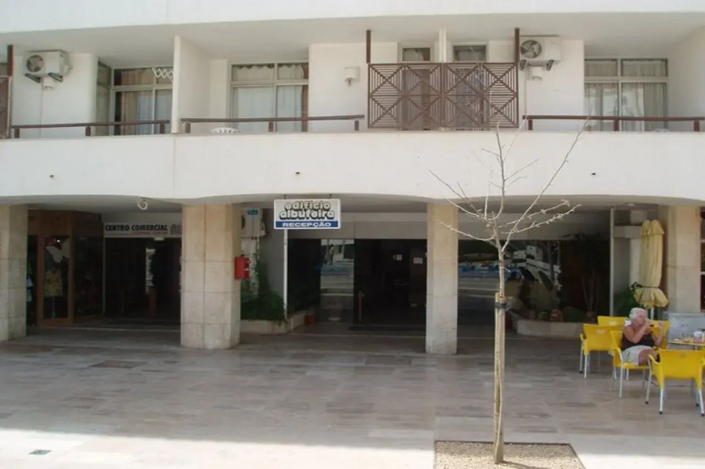 Edificio Albufeira Apartamentos A. Local - Albuturismo Lda