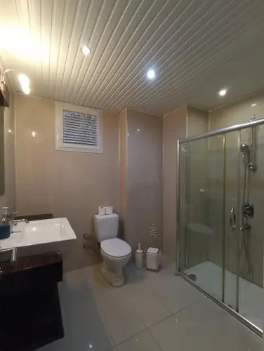 Emniyet Sokak Apartment