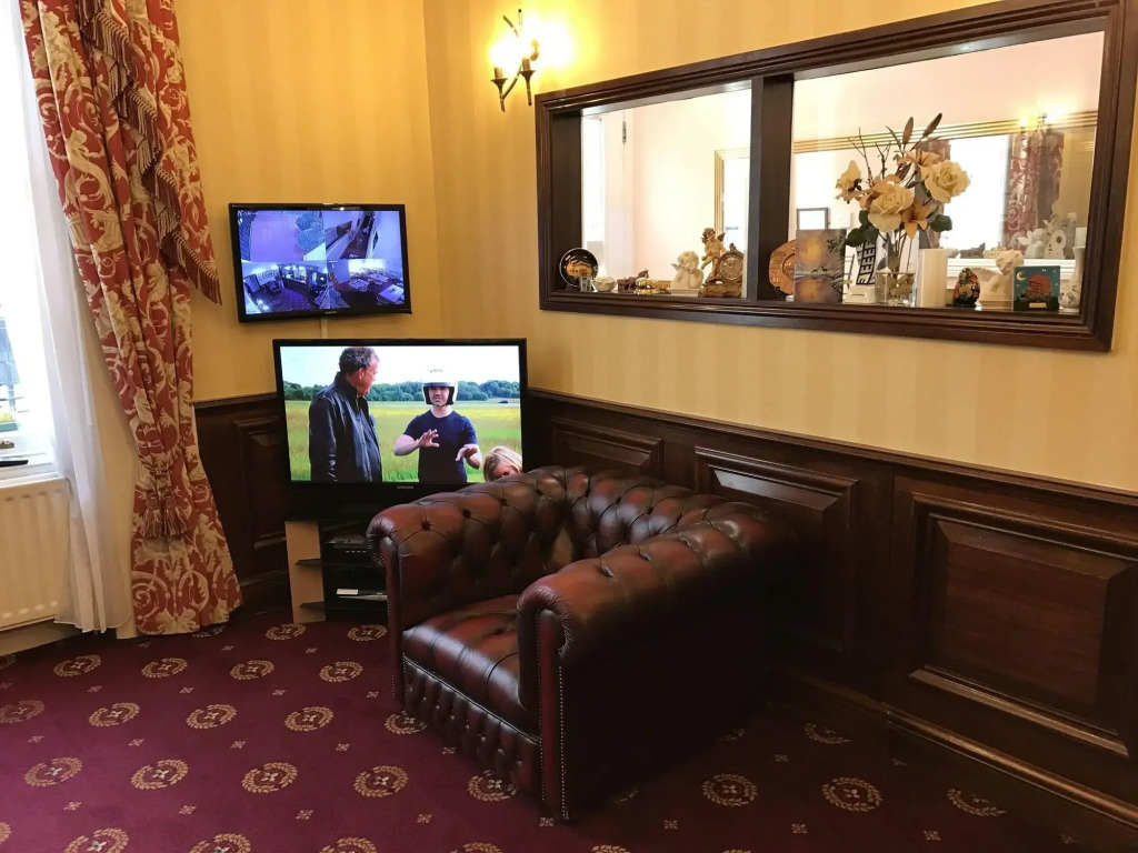 Balmoral House Hotel