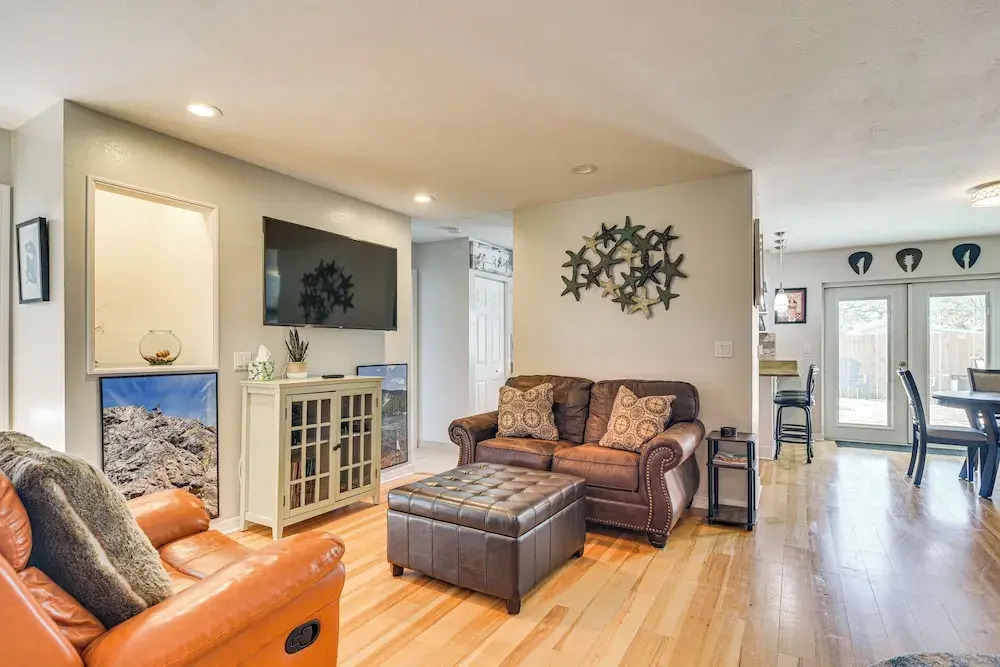 Pet-friendly Home w/ Pool & BBQ in Largo