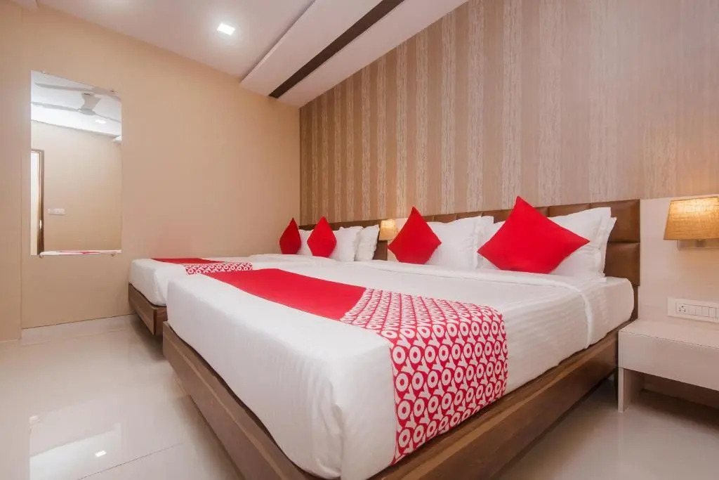 OYO 5352 Hotel Airport Metro