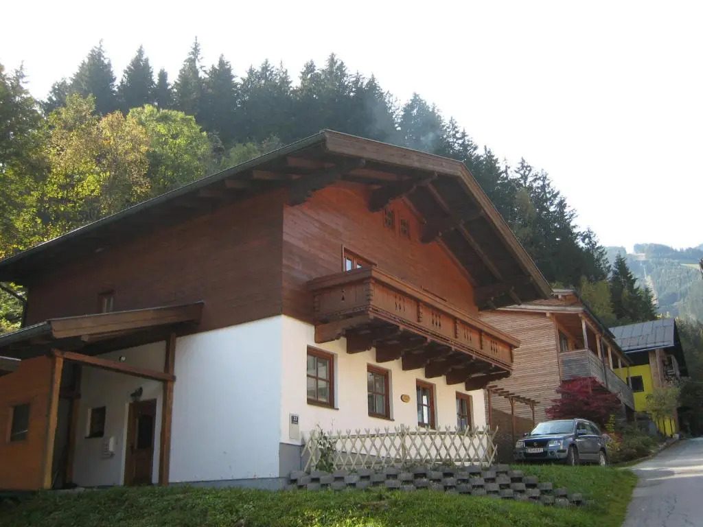 Ski-in / Ski-out Chalet Kriekels by Alpen Apartments
