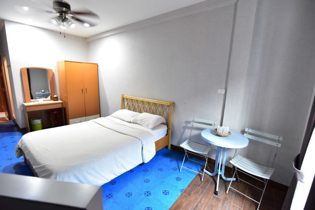 Sansabai House Hotel