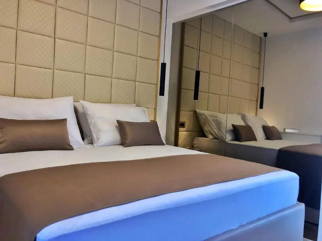 Skypool Suite 77 with private pool