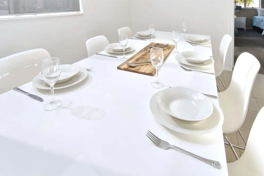 City Haven - 4BR for Families & Friends, Secure Parking