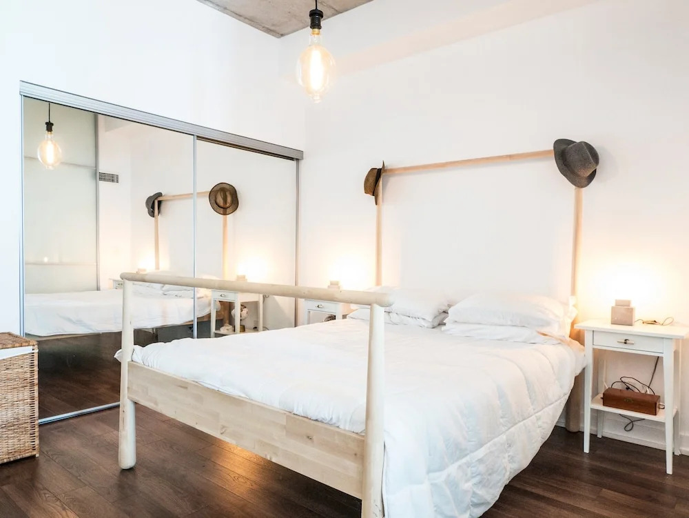 Dufferin Grove 1 Bedroom Loft-style Condo