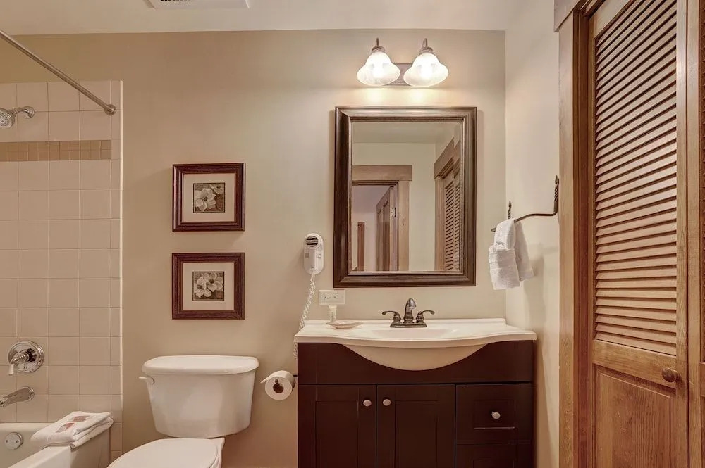 8912 The Springs 3 Bedroom Condo by RedAwning