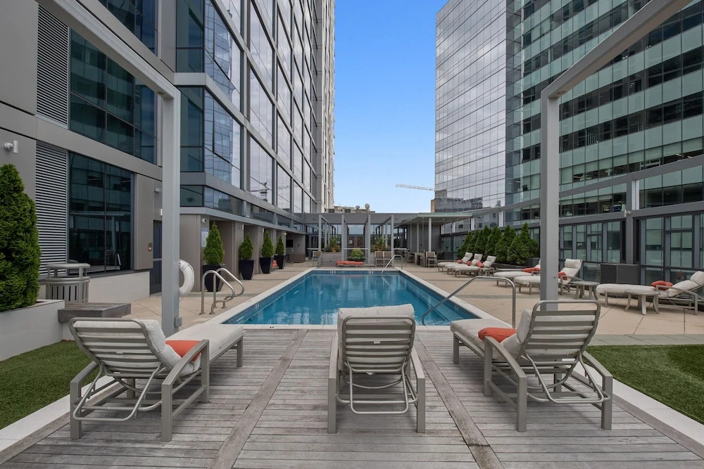 The Luxe Suites at University City
