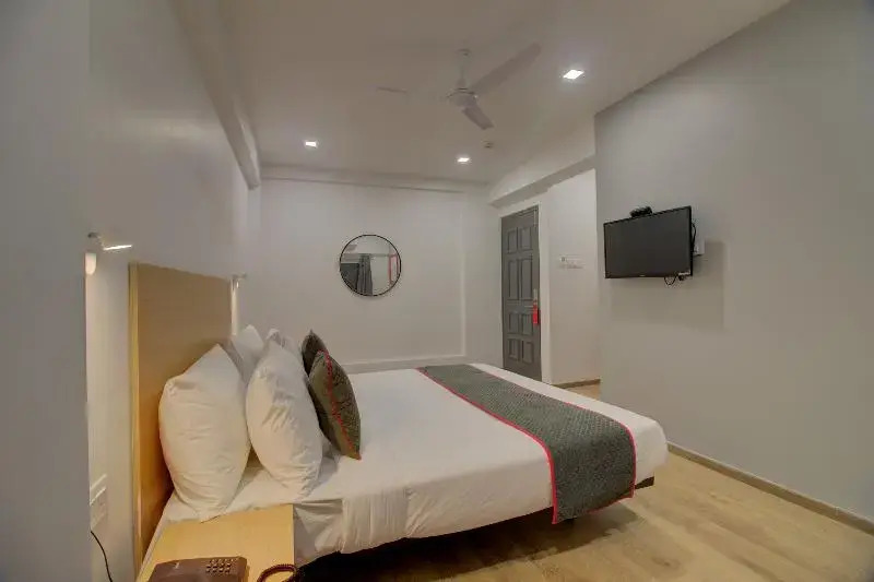 OYO 79268 Townhouse 092 Hotel Ashray Residency