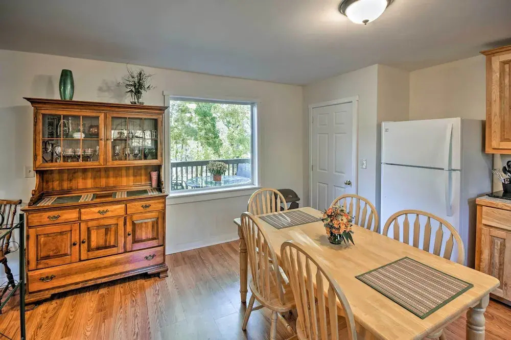 Cozy Apt by ITS 85 Trail, ½ Mi to Lake Wassookeag!