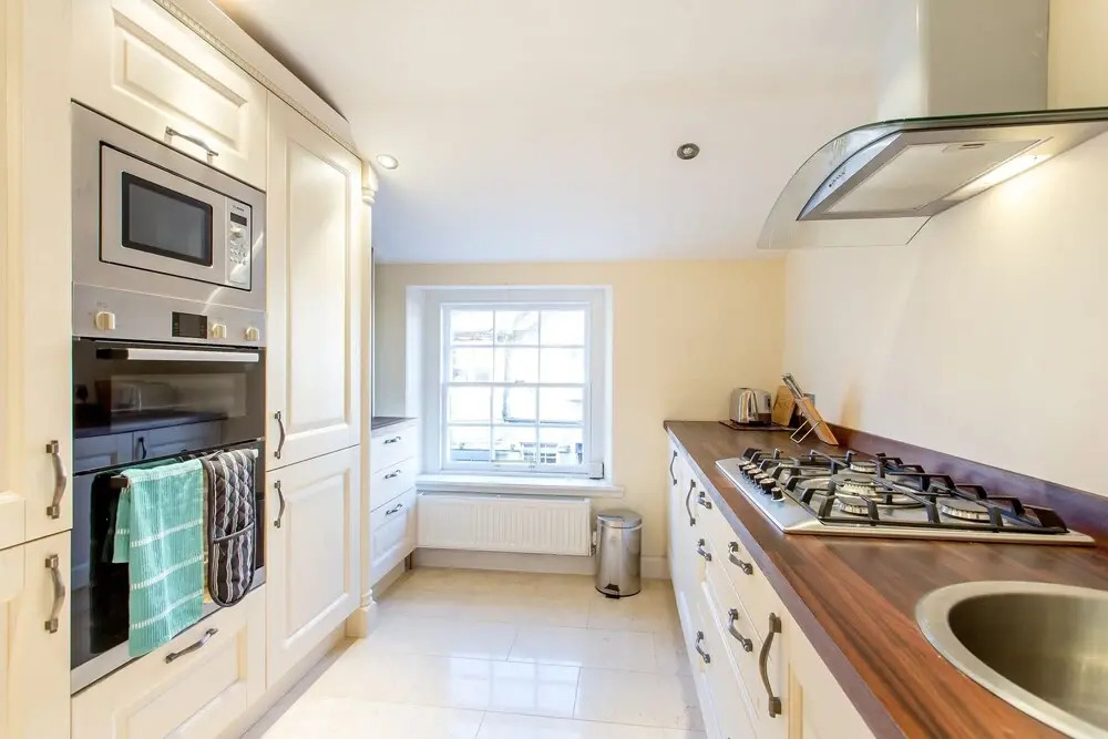 Prestigious Location - Quintessential Mews House