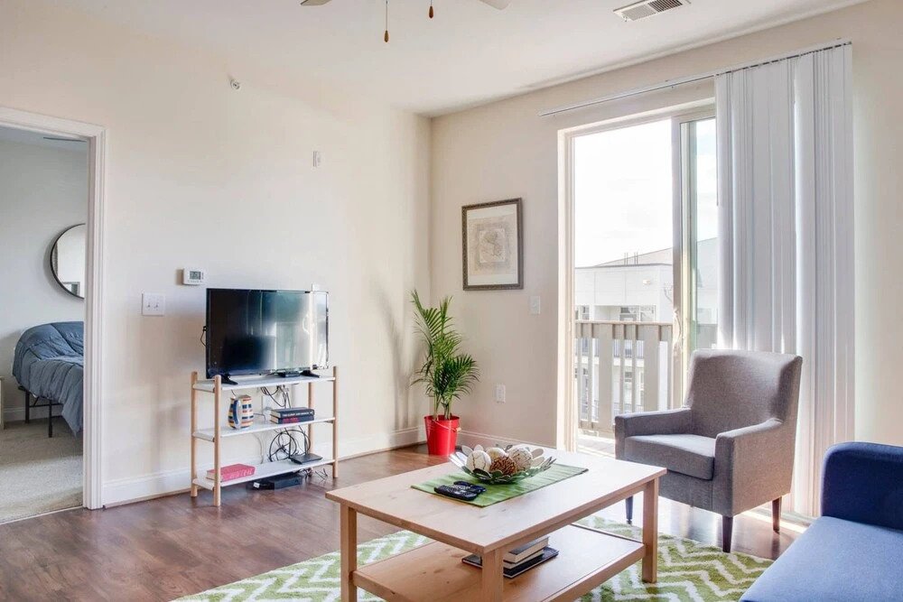 Lovely 1BR w Balcony in Historic Midwood