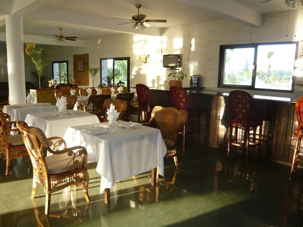 Sunny Golf Hotel