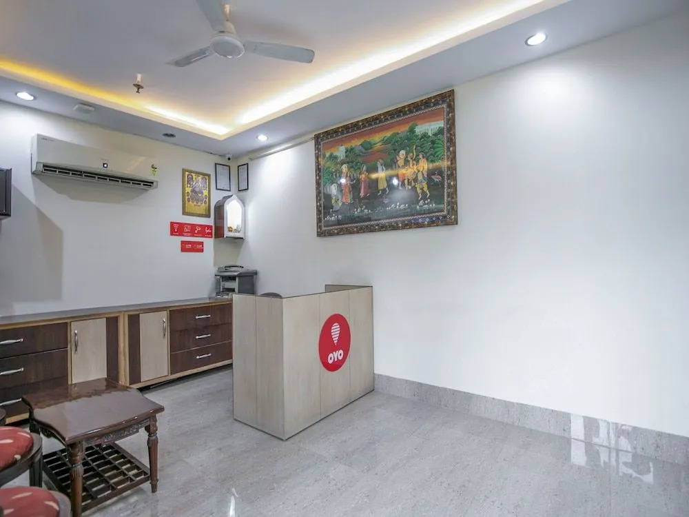 OYO Flagship 15411 pachim vihar metro station