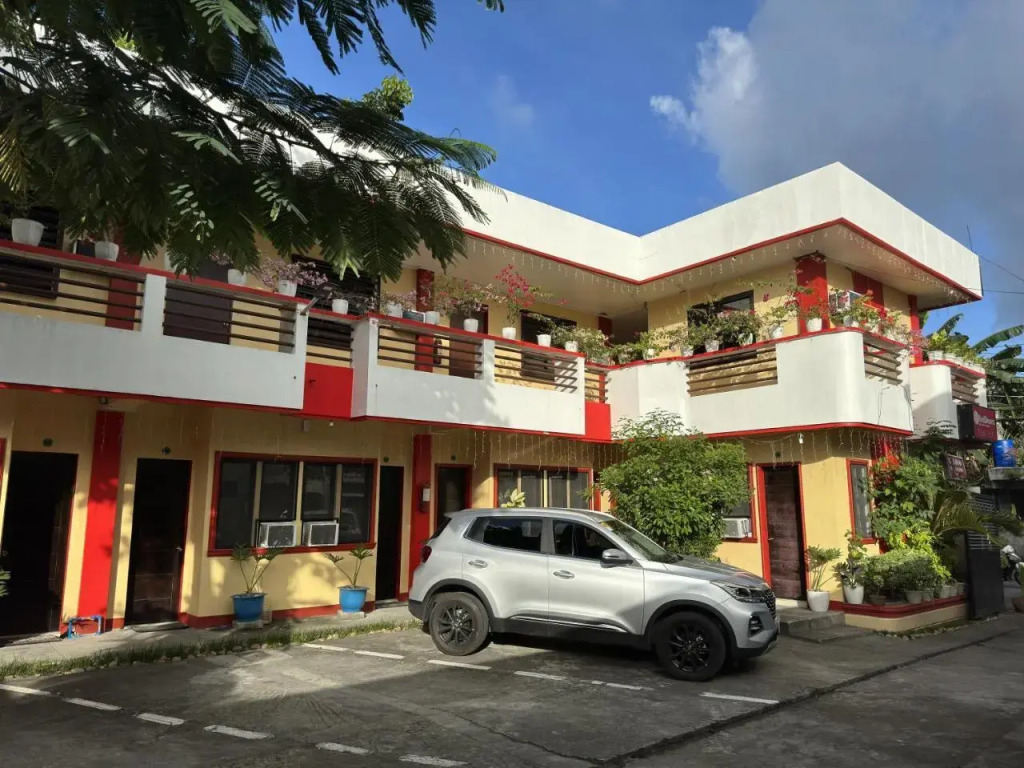 Galoso Travellers Inn by RedDoorz