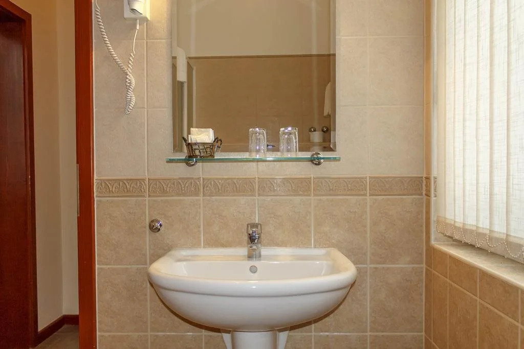 Pannon Hotel Bejelentkezés 20 óráig, Check-in until 20 oclock, Einchecken bis 20 Uhr