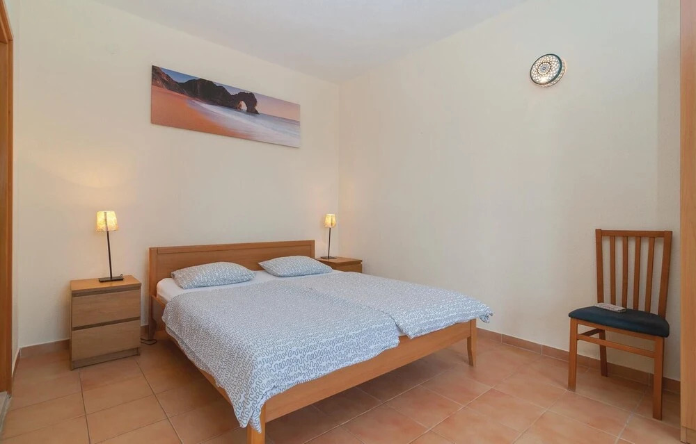 Amazing Home in Praznica With 4 Bedrooms, Wifi and Outdoor Swimming Pool
