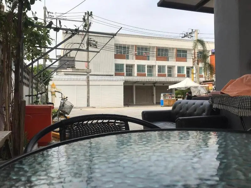 Oyo 127 D Well Residence Hotel