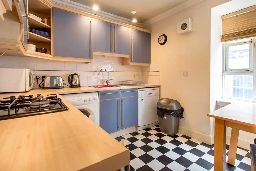 2 Bedroom Home By Leiths Shore