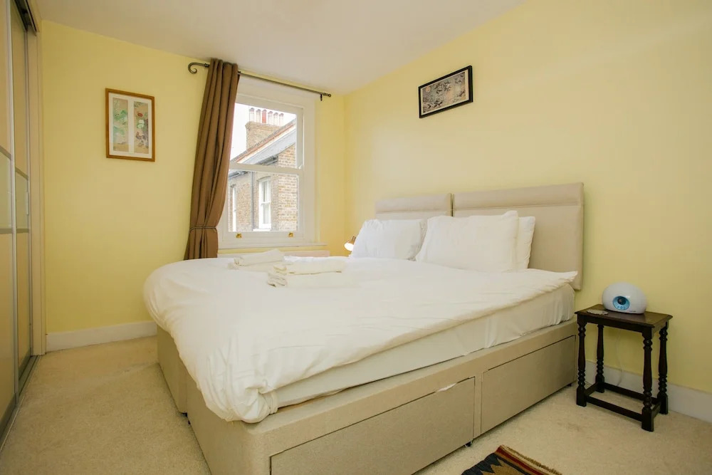 Beautiful 2 Bedroom Apartment in Kennington