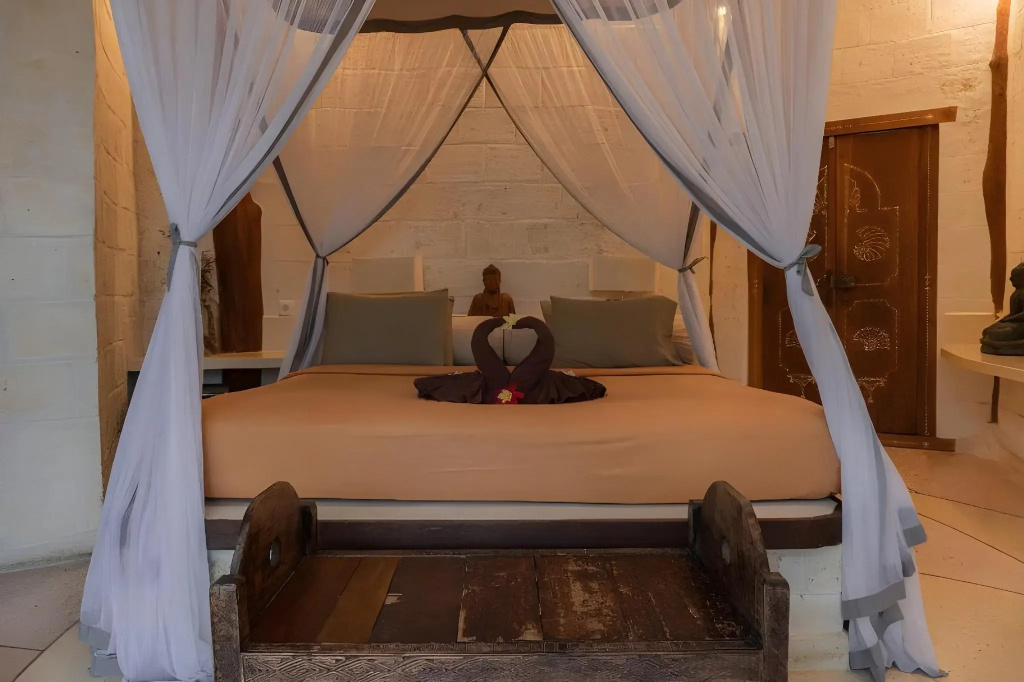 Three-bedroom Villa With Private Pool at La Joya Balangan Resort