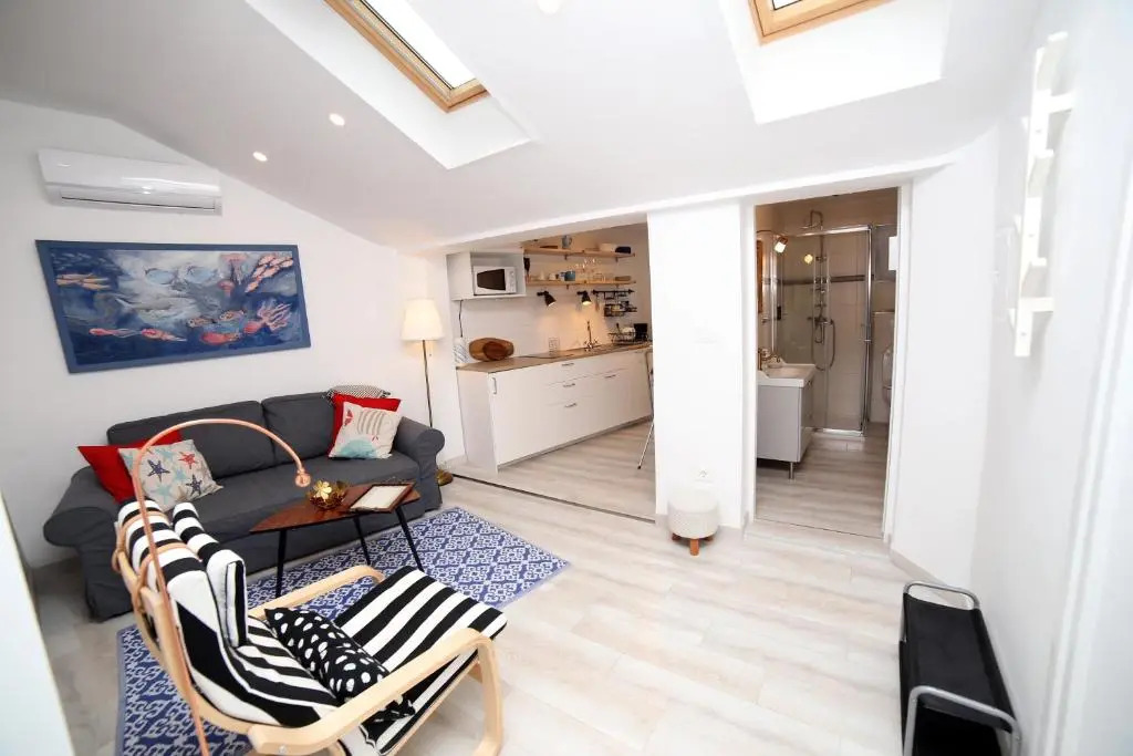 Sweet Suite with free private parking