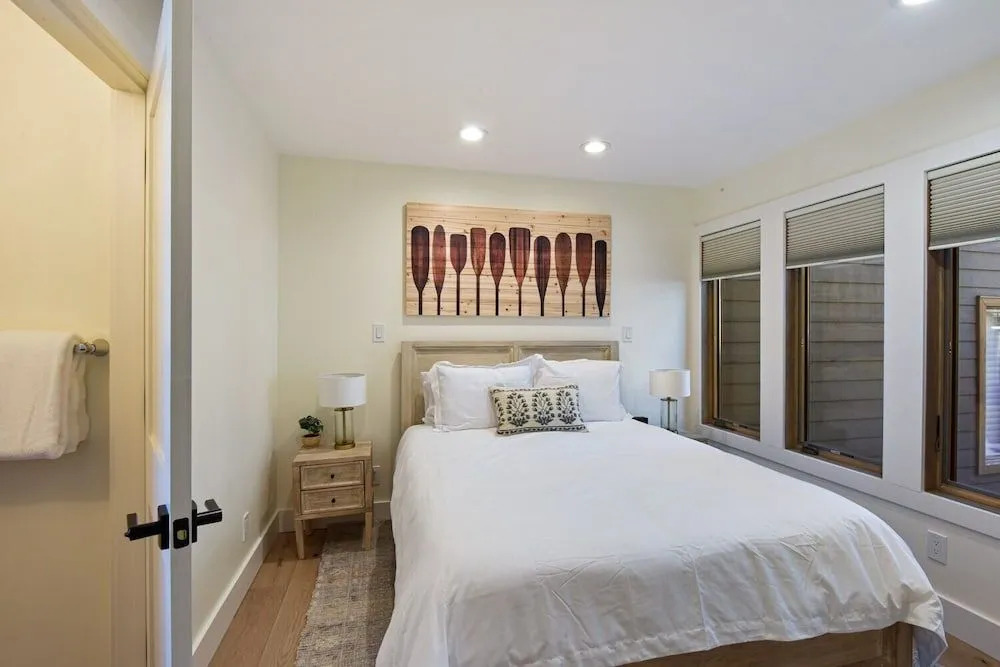 Lakefront Luxury