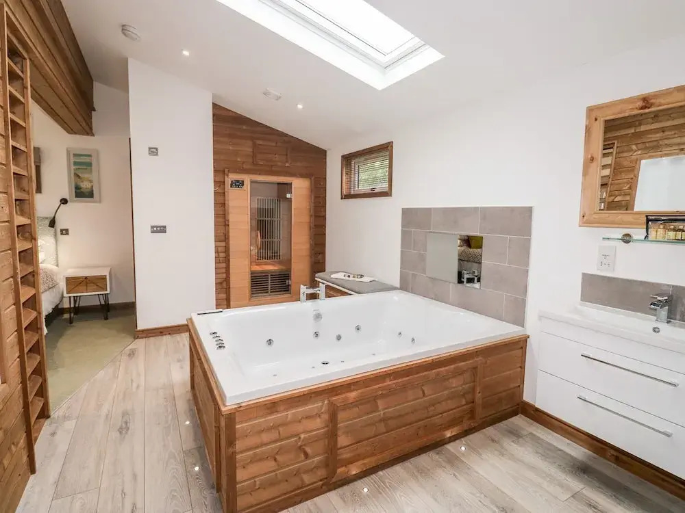 2 Meadow Retreat
