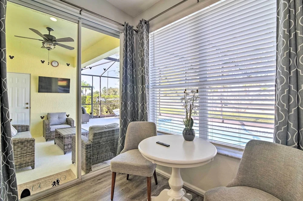 5 Mi to Disney World: Retreat w/ Pool & Lanai
