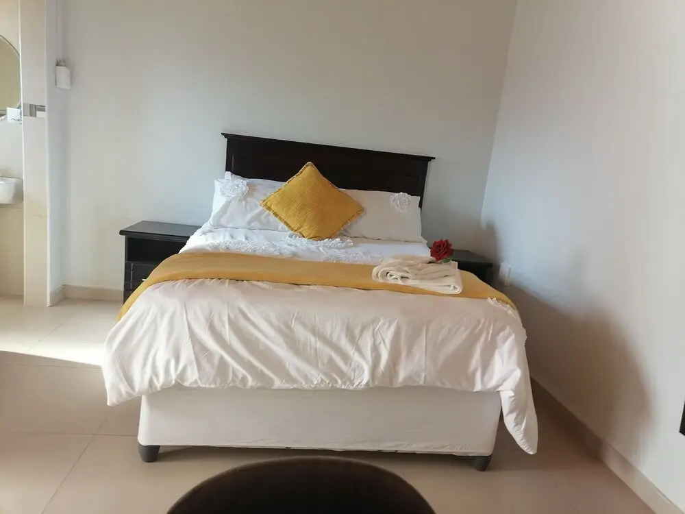 Rose and Thorn Guesthouse - Adults Only