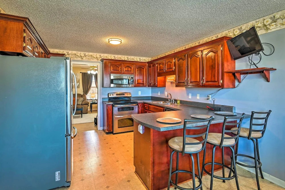 Pet-friendly Clarksville Home w/ Backyard!