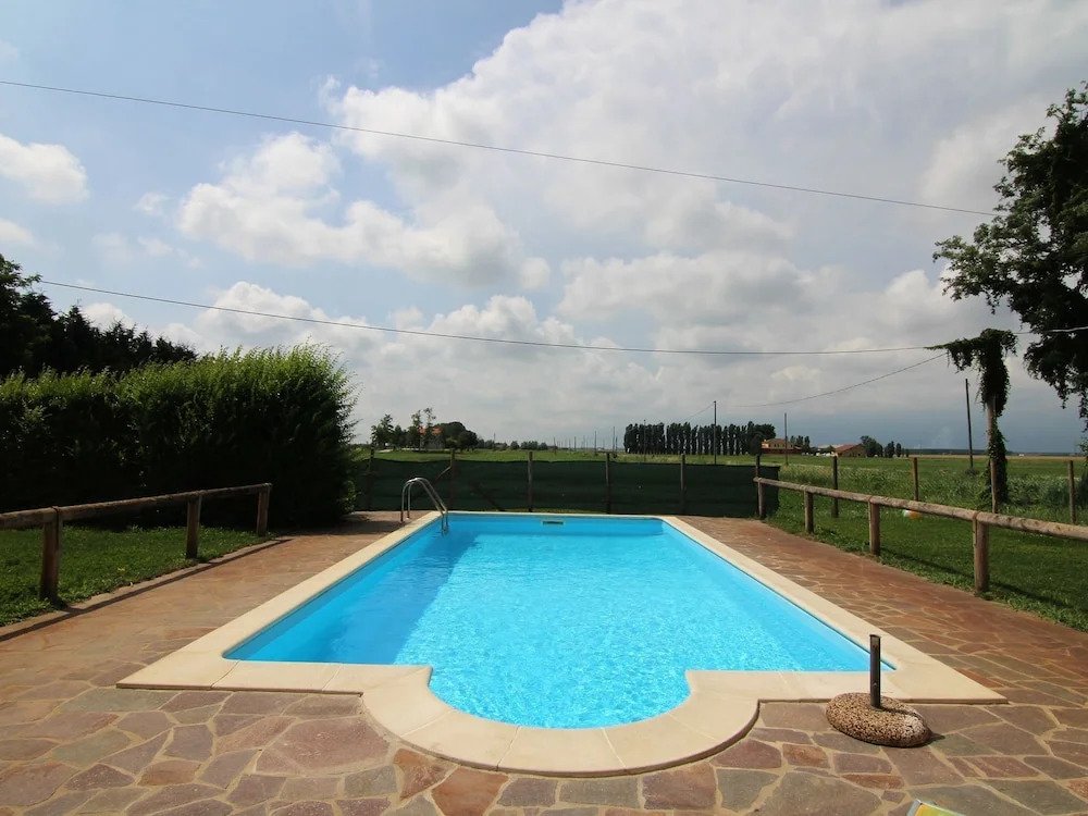 Holiday Home in the Reserve of Delta del Po, Wi-fi, Pets Allowed, Swimming Pool