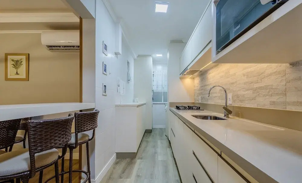 Apartments 100m From the Beach in BC - ERM