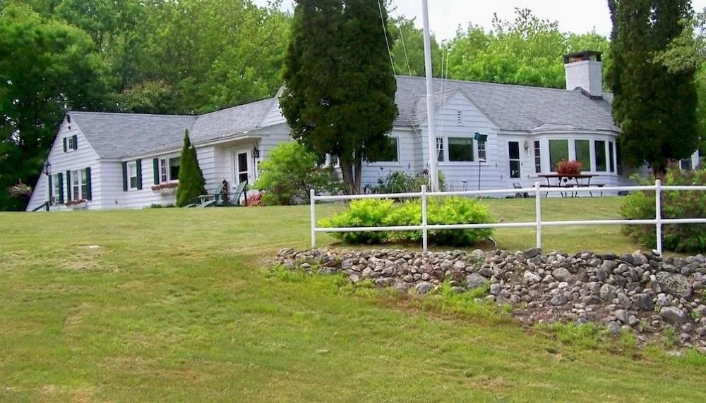 Lighthouse Inn Bed & Breakfast