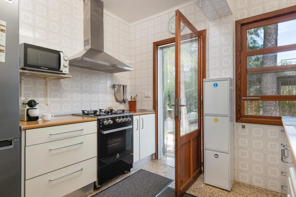 OMBRA DE PINS - House with terrace and 400 metres from the beach Free WiFi